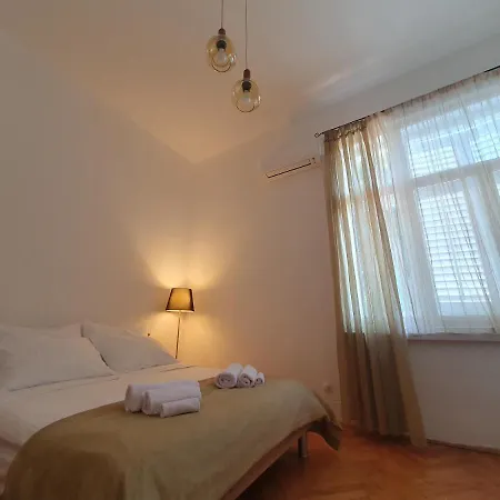 Apartment Lola Bivio